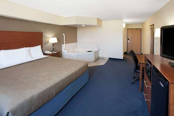 Suite - AmericInn Hotel & Suites Webster City