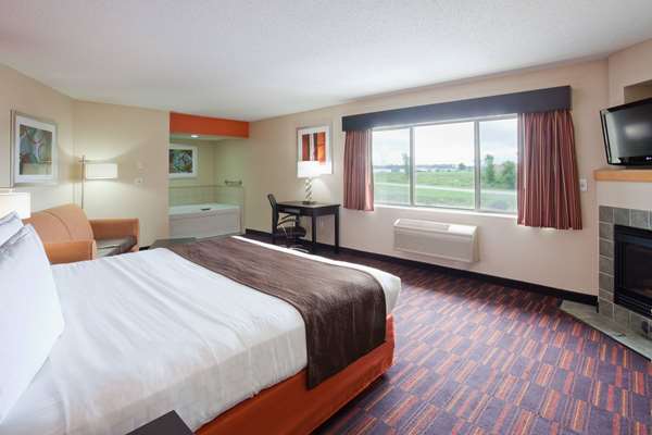 Suite - AmericInn Lodge & Suites Shakopee