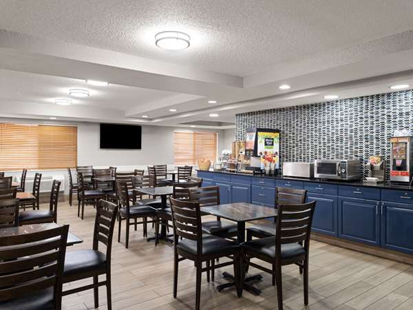 AmericInn by Wyndham Shakopee Near Canterbury Park
