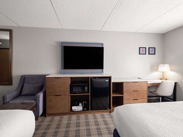 2 Queen Beds, Mobility Accessible, Non-Smoking