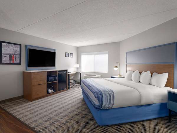 1 King Bed, Non-Smoking