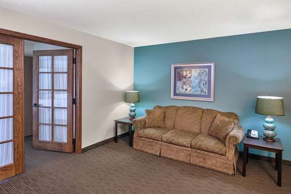 Suite - AmericInn Lodge & Suites Green Bay