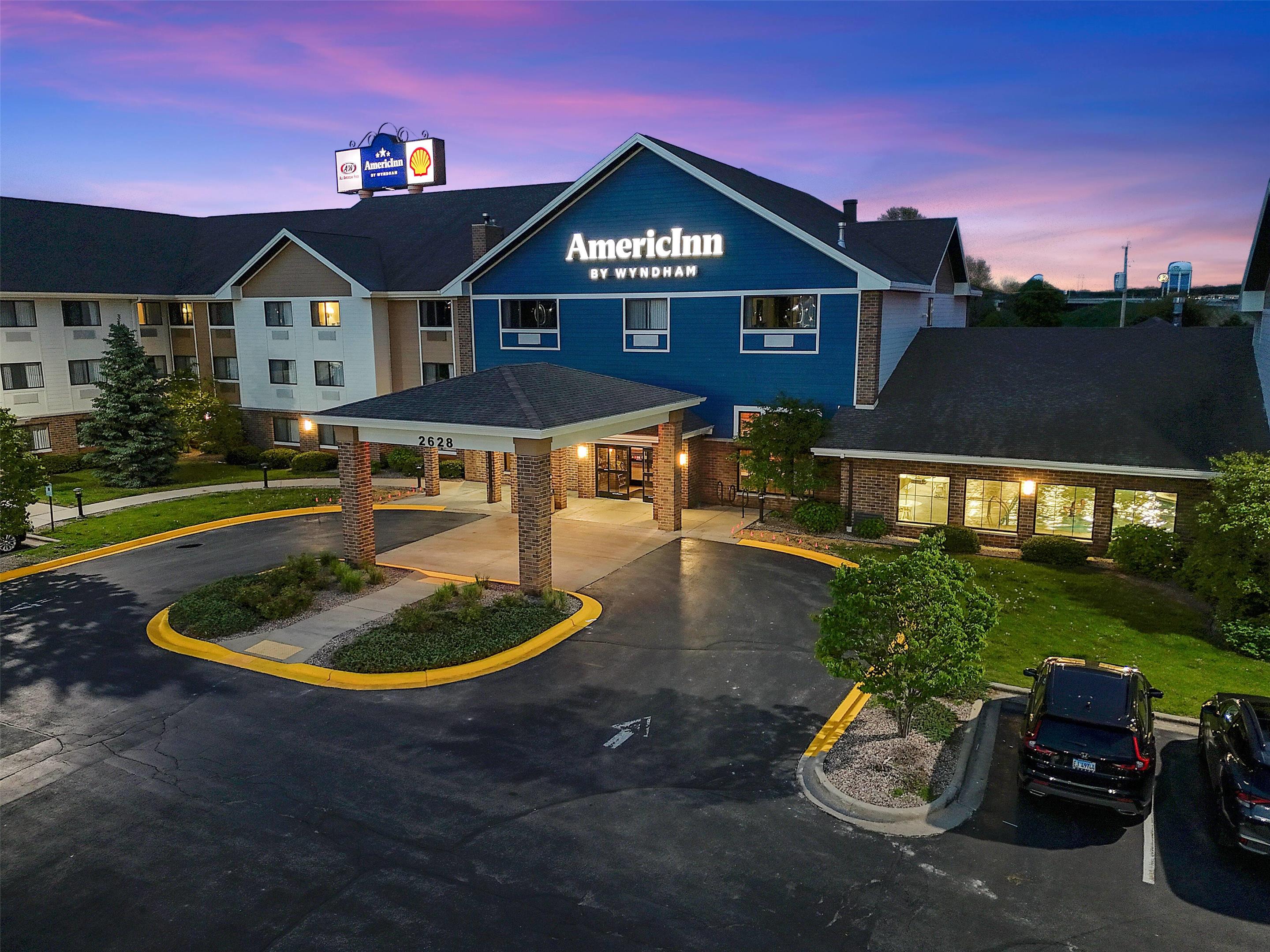 Exterior | AmericInn by Wyndham Green Bay East