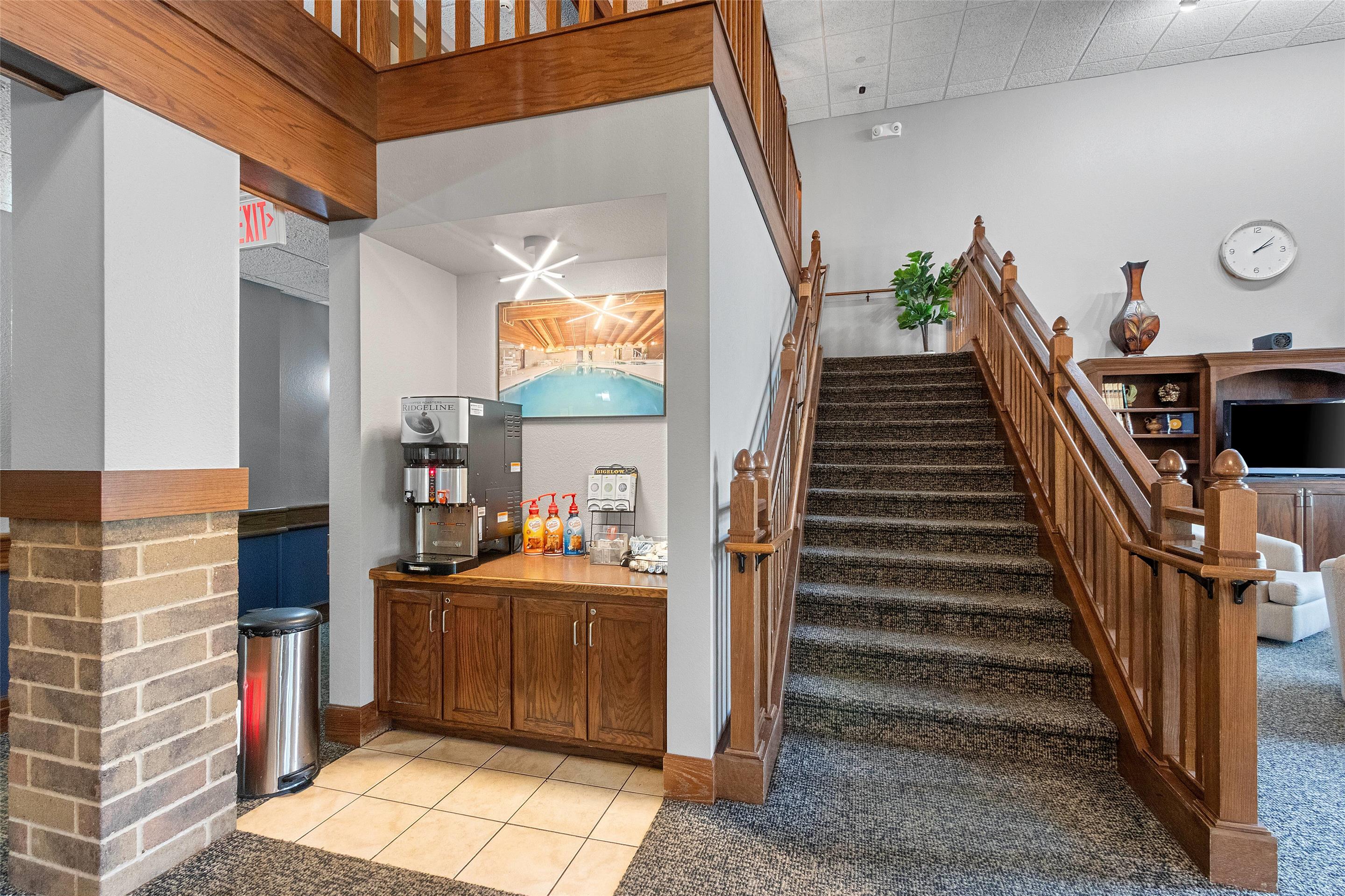 Lobby | AmericInn by Wyndham Green Bay East