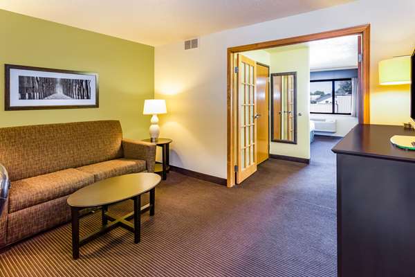 Suite - AmericInn Lodge & Suites Hampton