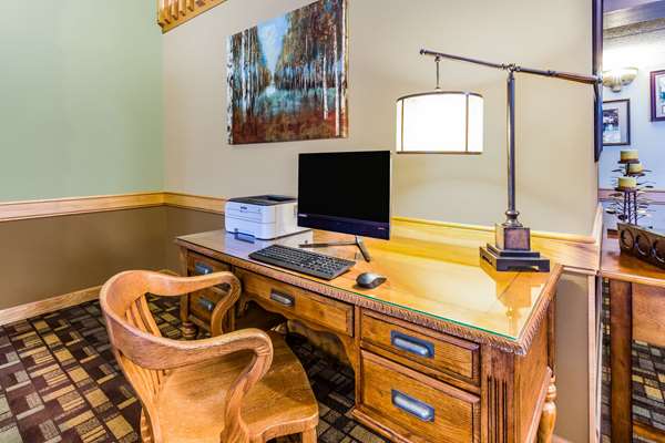 Conference Area - AmericInn Lodge & Suites Hampton