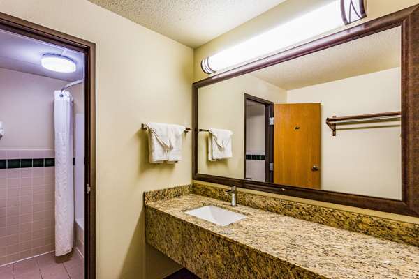  - AmericInn Lodge & Suites Hampton