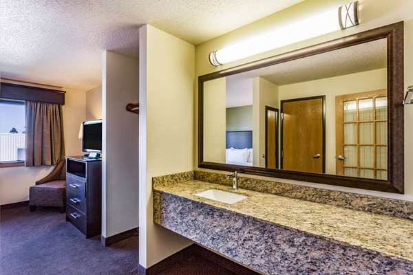  - AmericInn Lodge & Suites Hampton