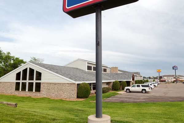 Exterior view - AmericInn Hotel & Suites Dickinson