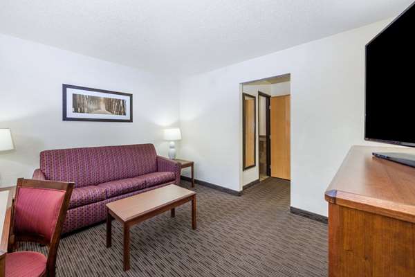  - AmericInn Hotel & Suites Dickinson