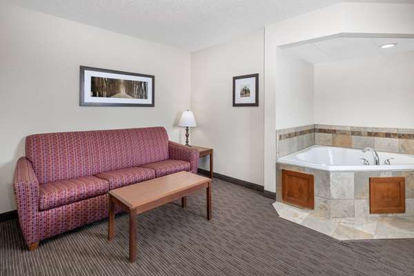  - AmericInn Hotel & Suites Dickinson