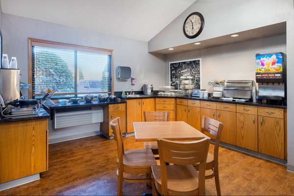  - AmericInn Hotel & Suites Dickinson