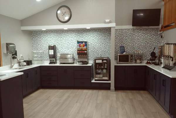 AmericInn by Wyndham Dickinson