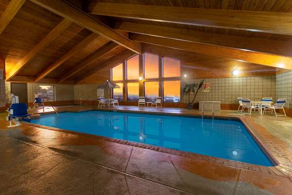 Pool - AmericInn Hotel & Suites Hartford