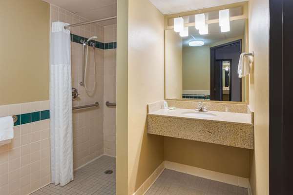 - AmericInn Hotel & Suites Hartford