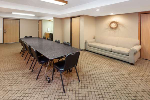  - AmericInn Hotel & Suites Hartford