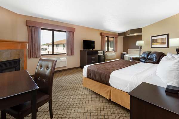 Suite - AmericInn Hotel & Suites Hartford