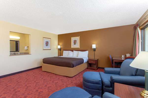  - AmericInn West Bend