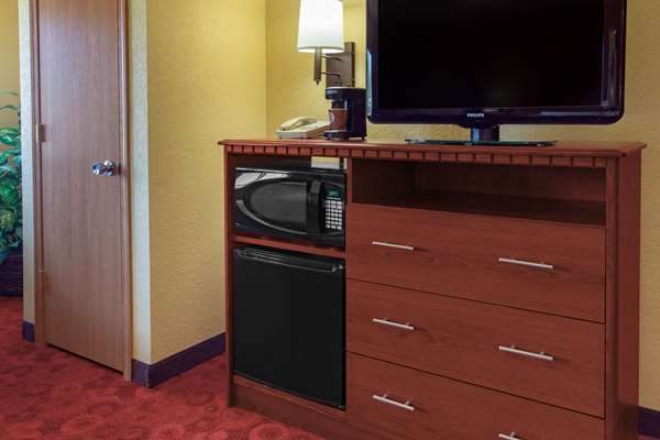  - AmericInn West Bend