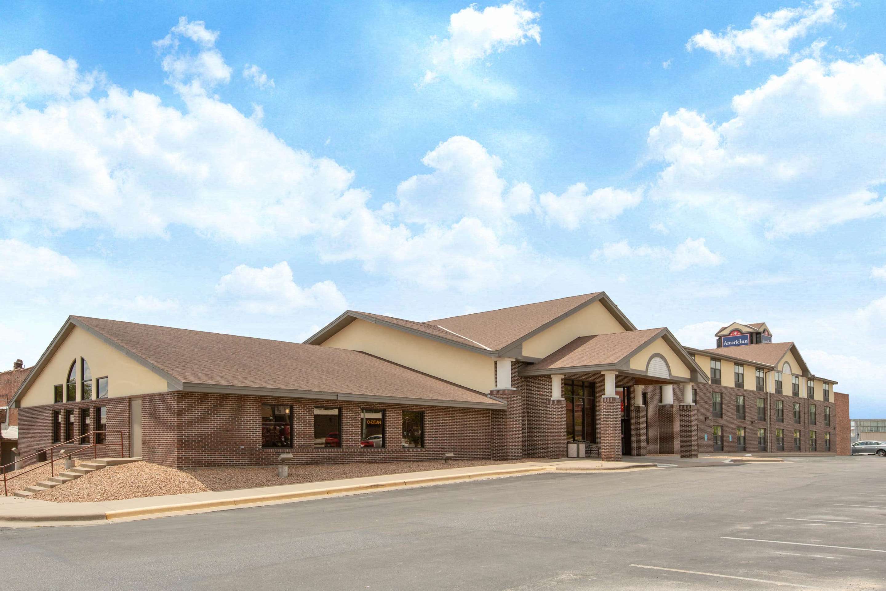 Exterior | AmericInn by Wyndham Ottumwa