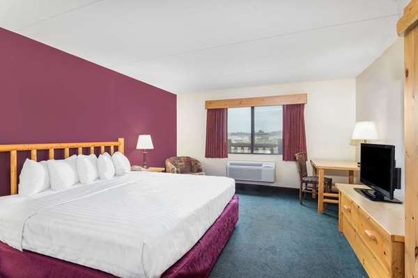  - AmericInn Lodge & Suites Wisconsin Dells - I-90 & I-94, Exit 87