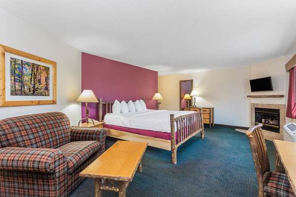  - AmericInn Lodge & Suites Wisconsin Dells - I-90 & I-94, Exit 87