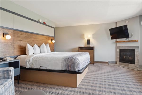 1 King Bed, Jetted Tub Room, Non-Smoking