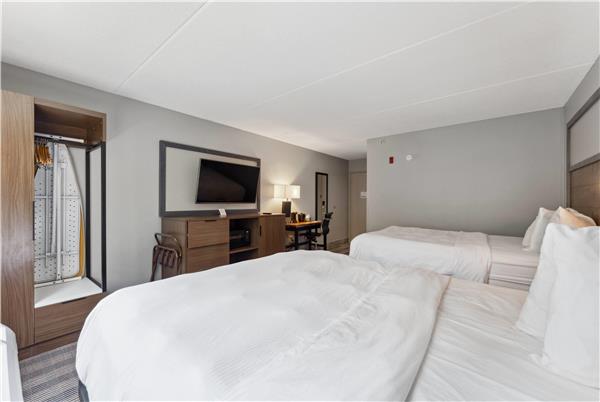 2 Queen Beds, Forest View w/ Balcony, Non-Smoking