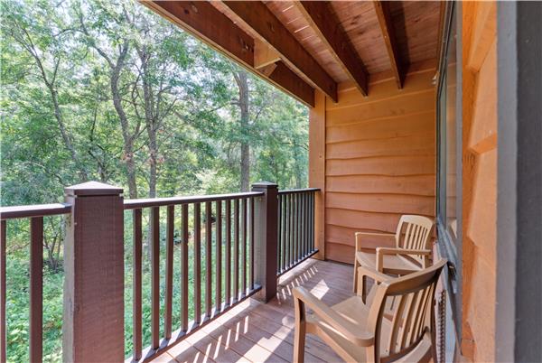 2 Queen Beds, Forest View w/ Balcony, Non-Smoking