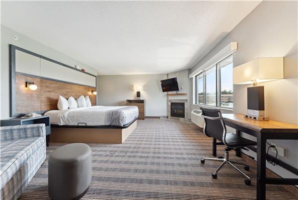 1 King Bed, Jetted Tub Room, Non-Smoking