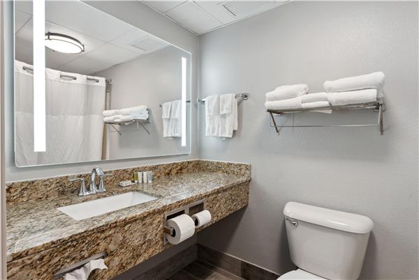 2 Queen Beds, Forest View w/ Balcony, Non-Smoking