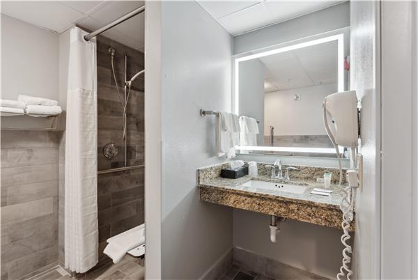 1 King Bed, Mobility Accessible Room, Jetted Tub, Non-Smoking