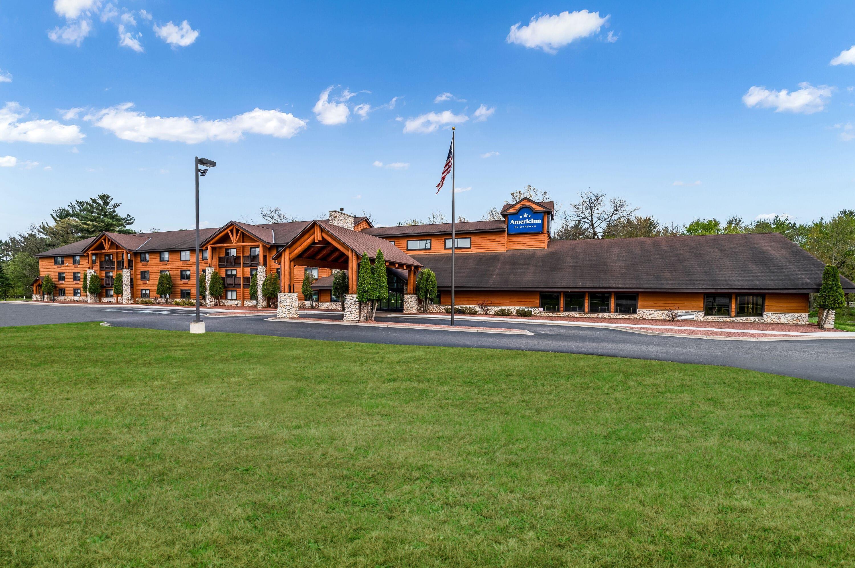 Exterior | AmericInn by Wyndham Wisconsin Dells