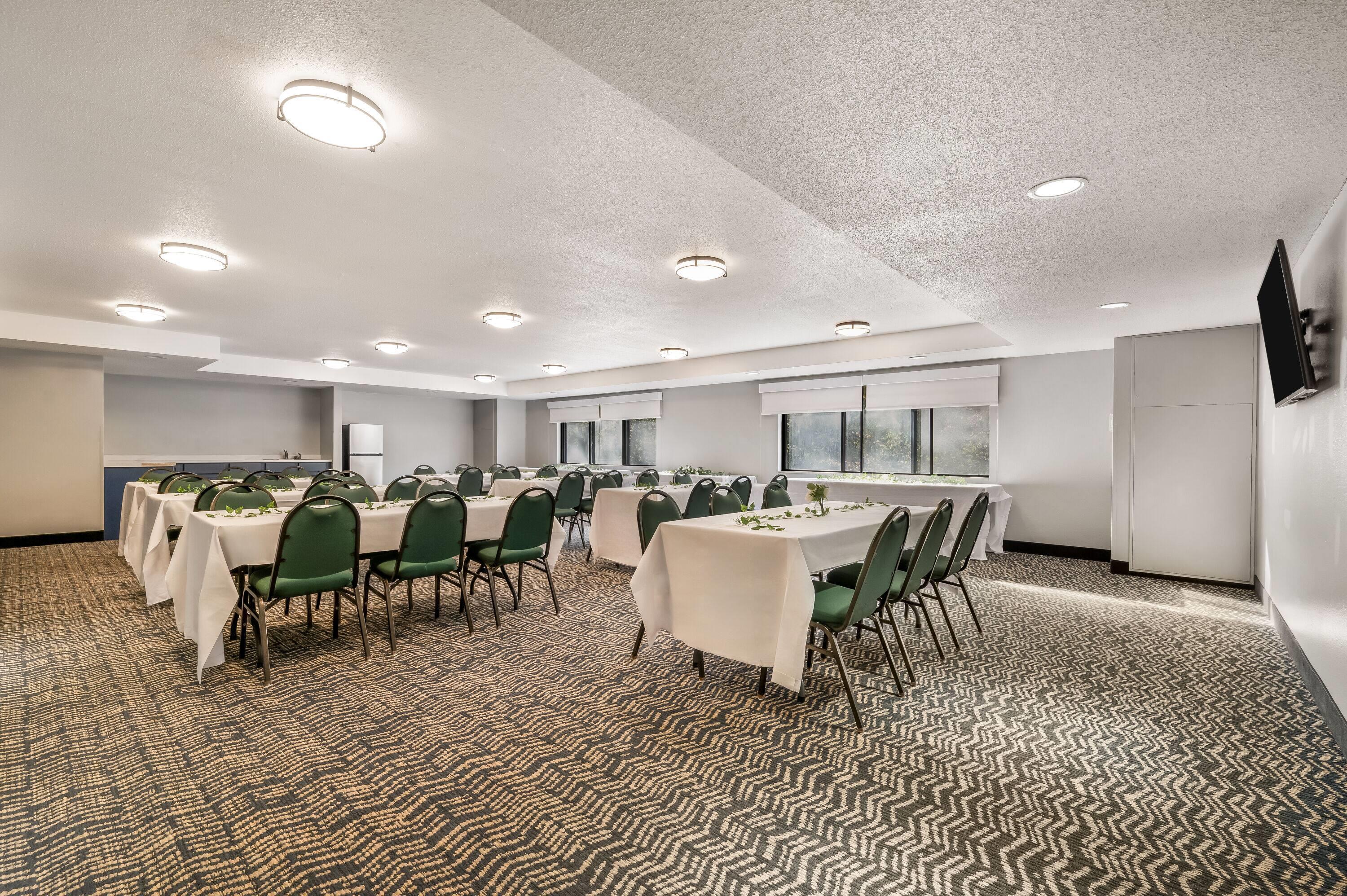 Meeting Room | AmericInn by Wyndham Wisconsin Dells