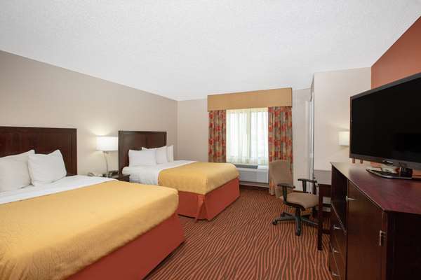 2 Queen Beds, Deluxe Room, Non Smoking, Pet Friendly