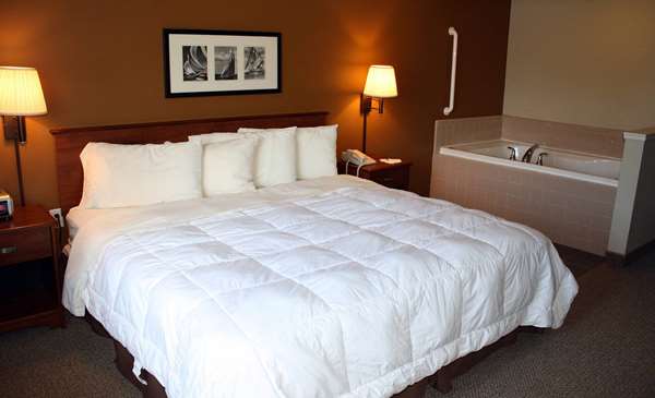  - AmericInn Lodge & Suites Charlevoix