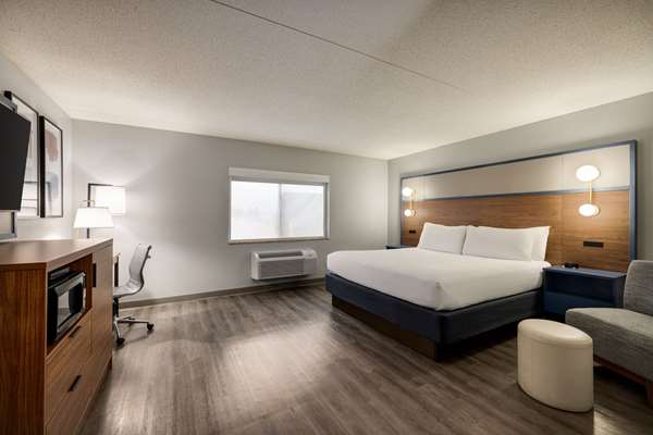 1 King Bed, Mobility Accessible Room, Non-Smoking