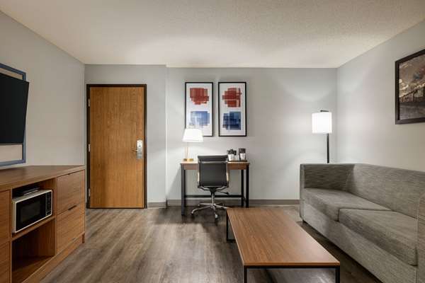 1 King Bed, Studio Suite, Non-Smoking