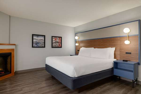 1 King Deluxe Studio Suite, Non-Smoking