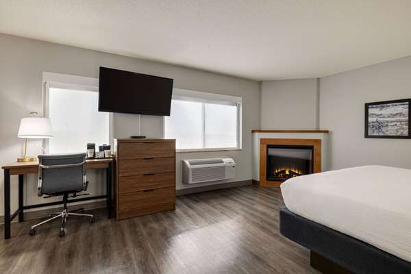 1 King Deluxe Studio Suite, Non-Smoking