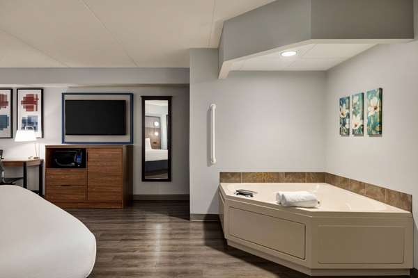 1 King Bed, Deluxe Room, Non-Smoking