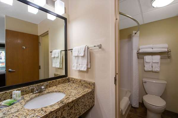  - AmericInn Hotel & Suites Apple Valley