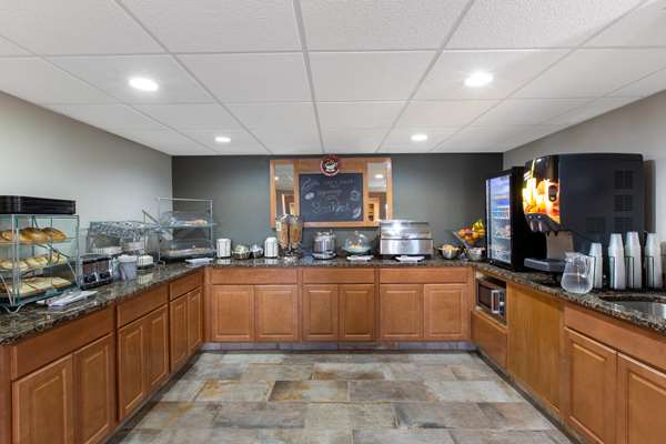  - AmericInn Hotel & Suites Apple Valley