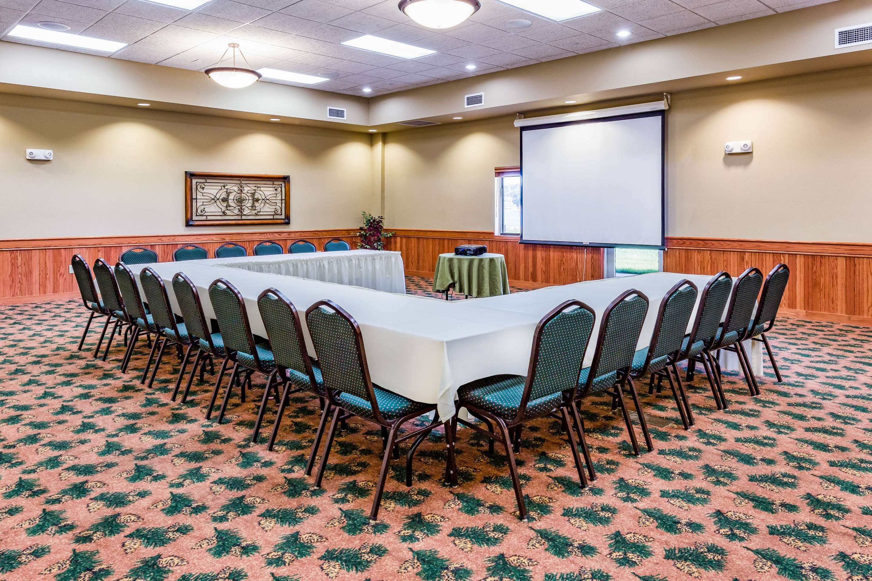 Meeting Room | AmericInn by Wyndham Fort Pierre - Conference Center