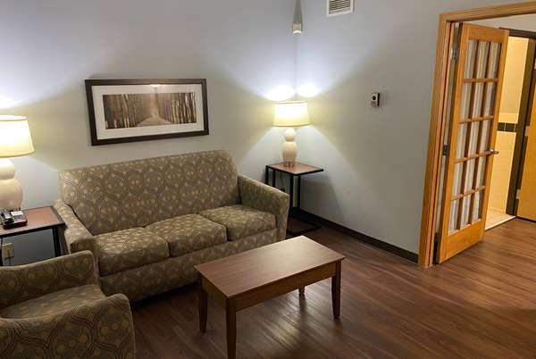 1 King Bed, Studio Suite, Non-Smoking