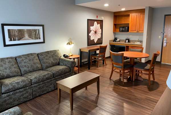 1 King Bed, Mobility Accessible Suite, Second Floor, Non-Smoking