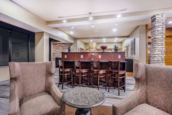  - AmericInn Hotel & Suites New Lisbon - I-90 & I-94, Exit 61