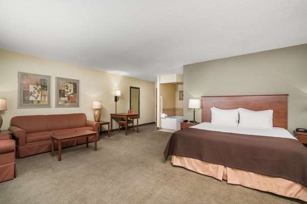  - AmericInn Lodge & Suites Newton - I-80, Exit 168