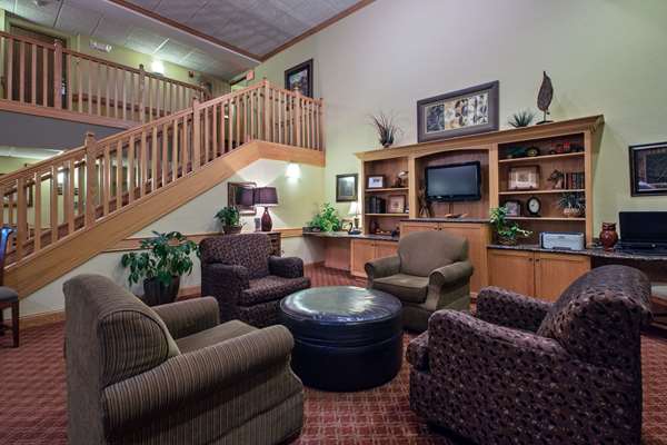  - AmericInn Lodge & Suites Newton - I-80, Exit 168