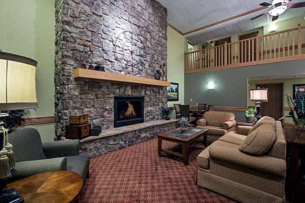  - AmericInn Lodge & Suites Newton - I-80, Exit 168